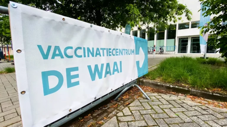 Vaccinatiecentrum De Waai in Geel
