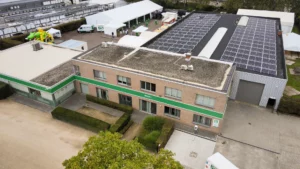 Duurzame energie: zonnepanelen op het dak van Technigroup